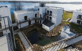 Golden Lakes Hotel